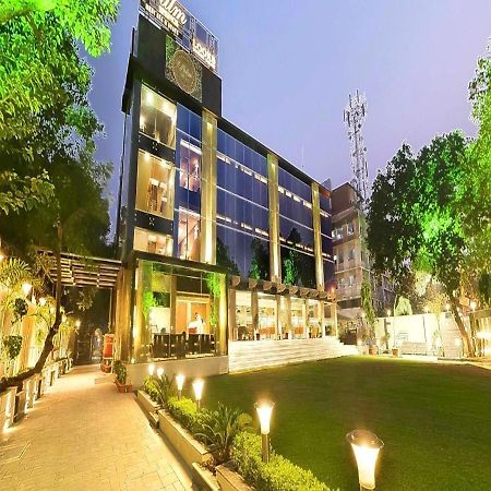 The Palm Spring A Boutique Hotel Naraina New Delhi Nova Deli Exterior foto