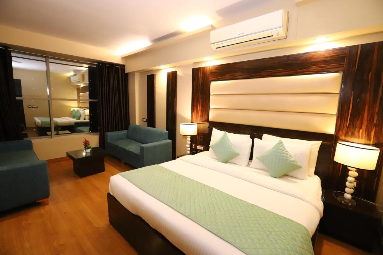 The Palm Spring A Boutique Hotel Naraina New Delhi Nova Deli Exterior foto
